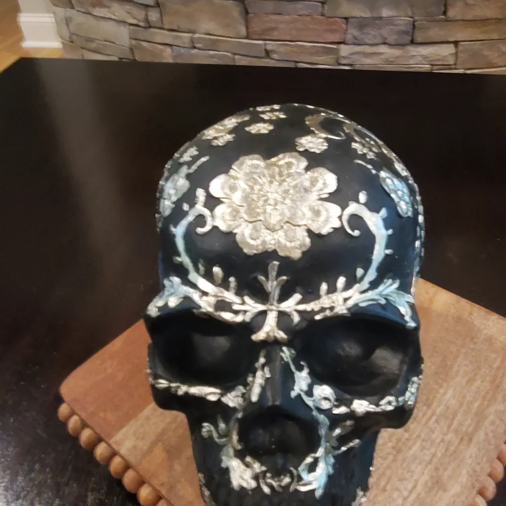 Gorgeous Sugar Skull Decor-NWT - Picture 2 of 5